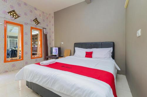 reddoorz plus villa bontes batu