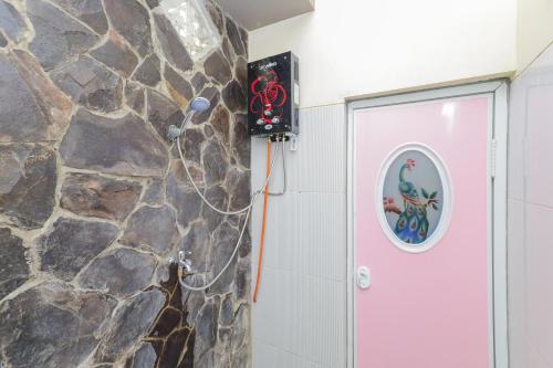 reddoorz plus villa bontes batu