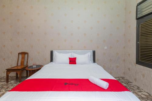 reddoorz plus villa bontes batu