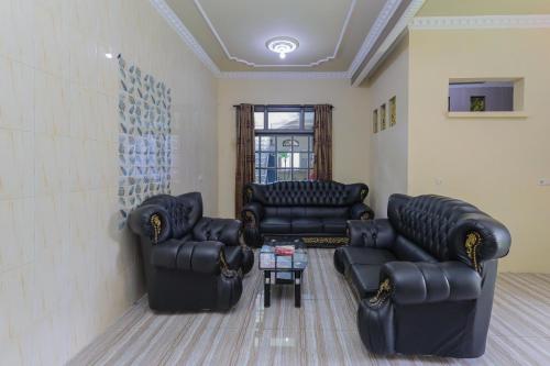 reddoorz plus villa bontes batu