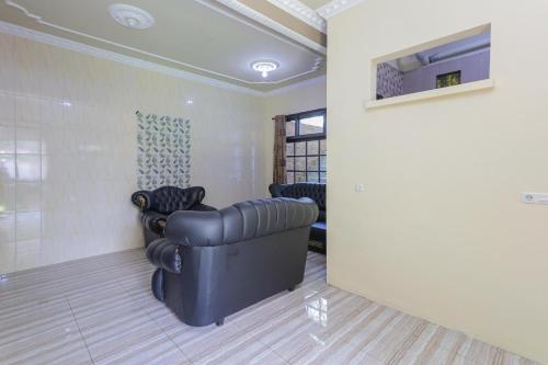 reddoorz plus villa bontes batu