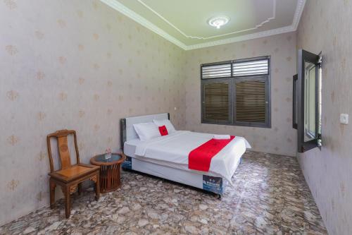 reddoorz plus villa bontes batu