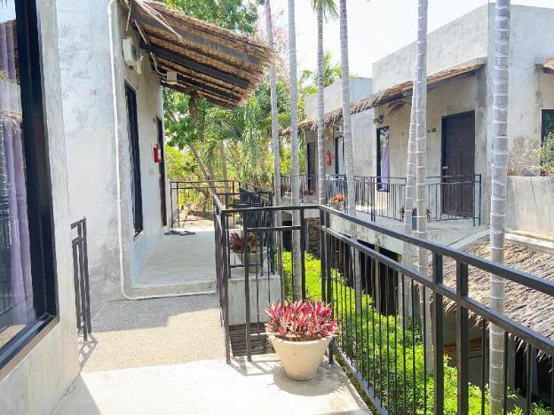 the curve residence hua hin