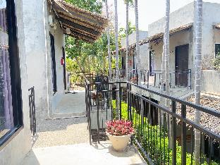 the curve residence hua hin