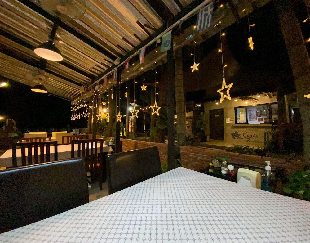 the curve residence hua hin