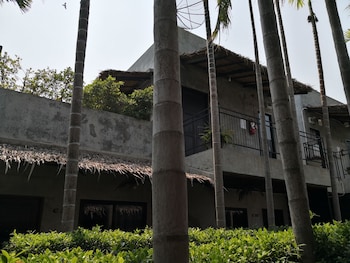 the curve residence hua hin