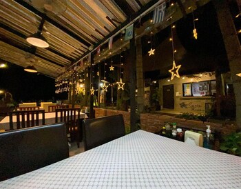 the curve residence hua hin