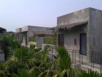 the curve residence hua hin