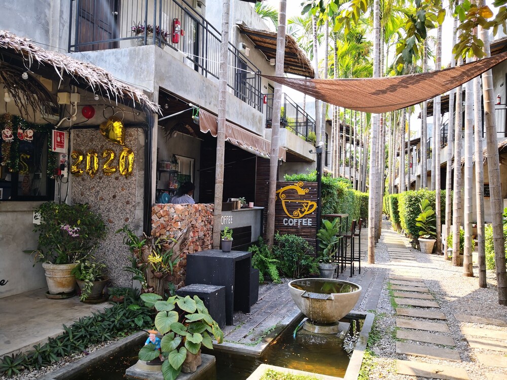 the curve residence hua hin