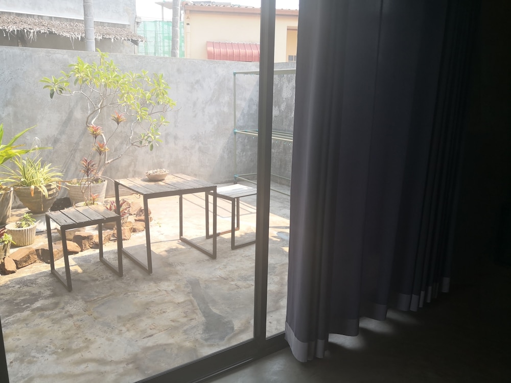 the curve residence hua hin