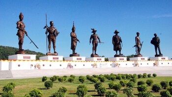 the curve residence hua hin