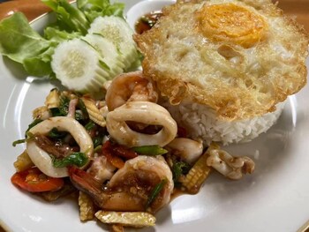 the curve residence hua hin