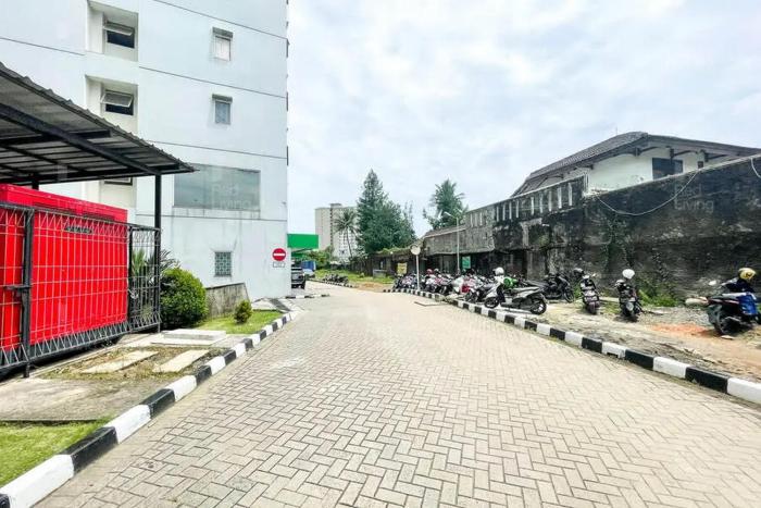 redliving apartemen green lake view ciputat pelangi rooms 3 tower e