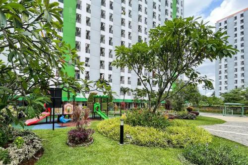 redliving apartemen green lake view ciputat pelangi rooms 3 tower e