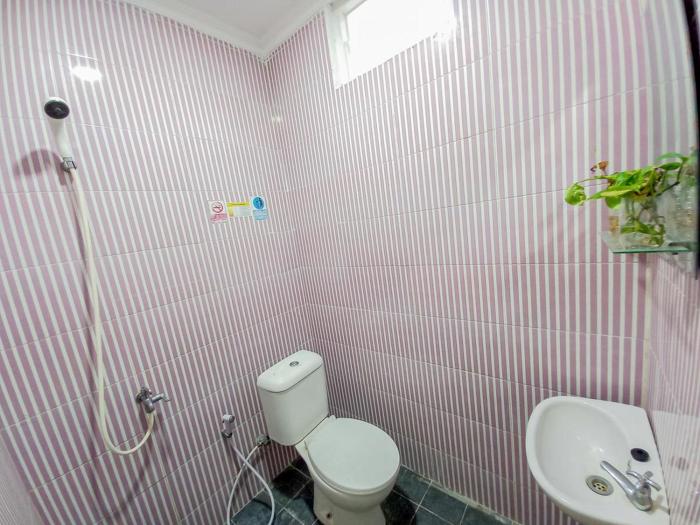 homestay bahari near wisata bahari tlocor sidoarjo mitra reddoorz