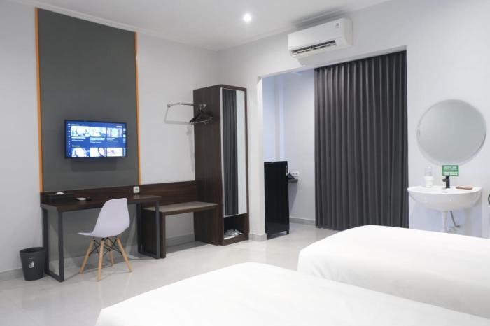 atap biru residence