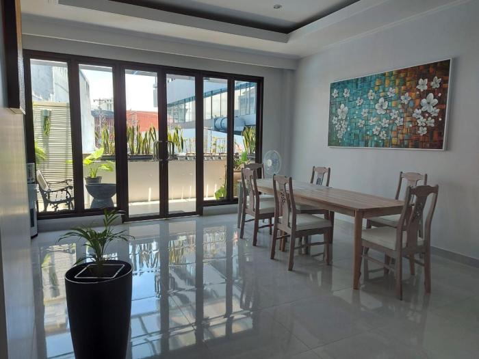 atap biru residence
