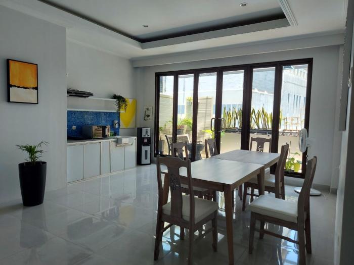 atap biru residence