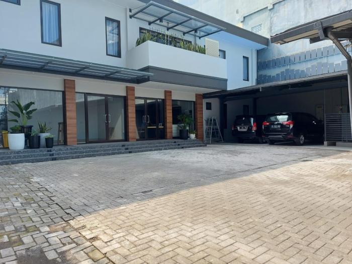 atap biru residence