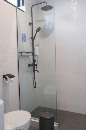 atap biru residence