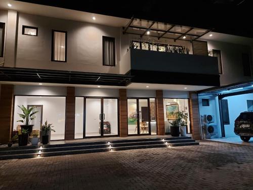 atap biru residence