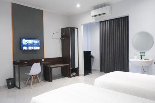 atap biru residence