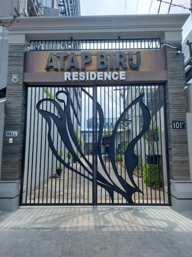 atap biru residence