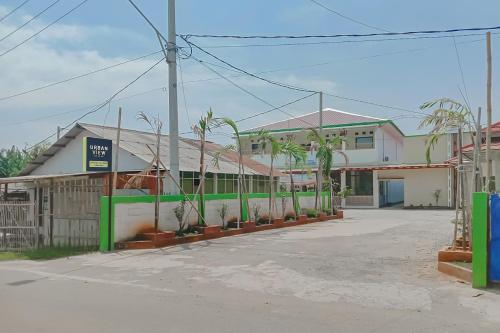 Urbanview Hotel Tirtamaya Jaya Indah Indramayu By Reddoorz,,3 star