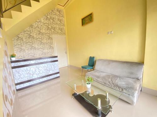 homestay rn near taman bambu runcing polewali mitra reddoorz