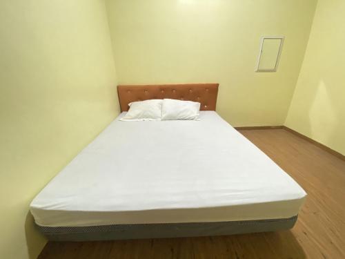 homestay rn near taman bambu runcing polewali mitra reddoorz