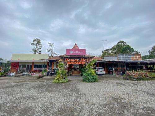 reddoorz at damar mas gunung kelud kediri