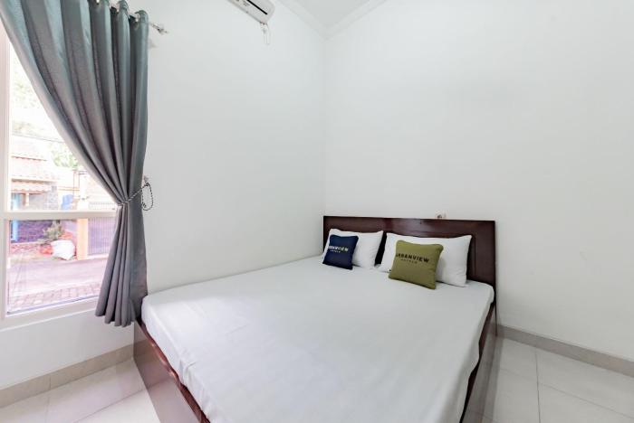 urbanview hotel sabar residence csb mall