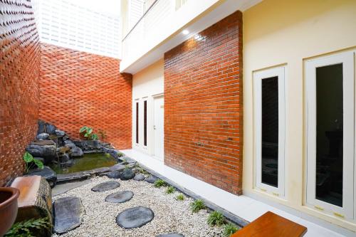 urbanview stay h jakal by reddoorz