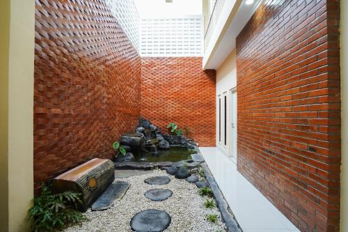 urbanview stay h jakal by reddoorz