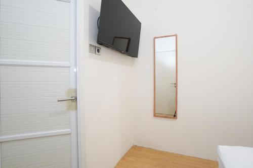 urbanview stay h jakal by reddoorz