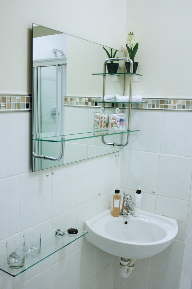 riversong guest house