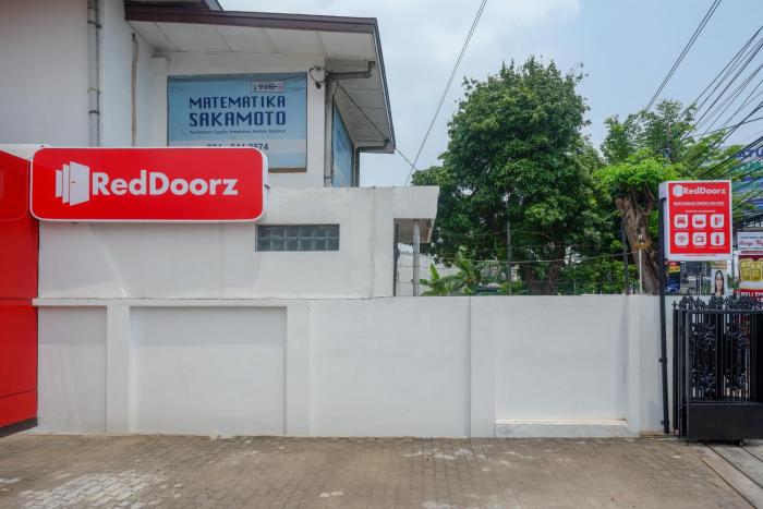 reddoorz near kawasan simpang lima area