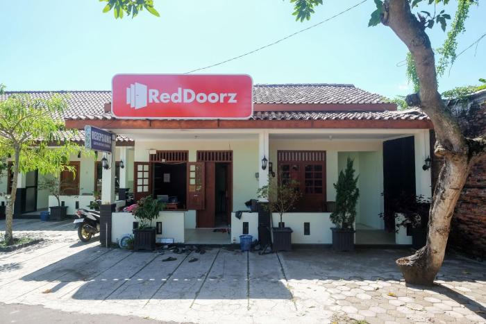 reddoorz syariah near alun alun wonosari