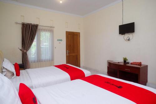 Reddoorz Syariah Near Alun Alun Wonosari,,2 star