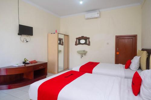 Reddoorz Syariah Near Alun Alun Wonosari,,2 star