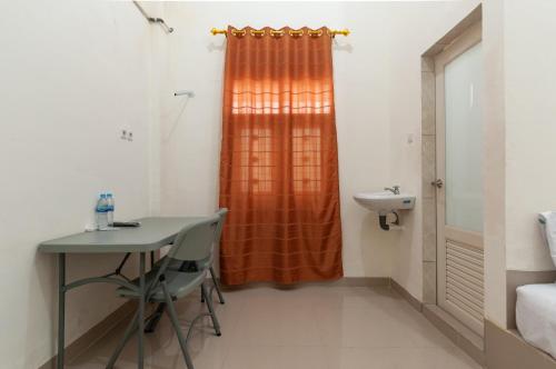 reddoorz near uisu teladan medan