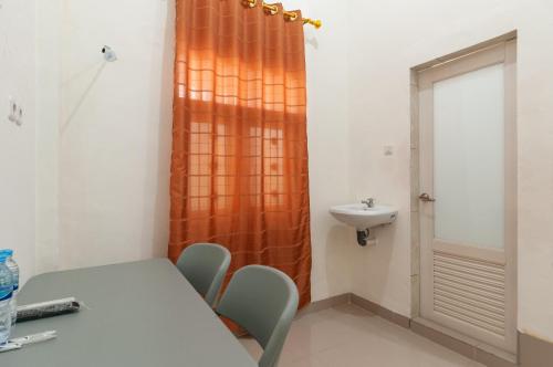 reddoorz near uisu teladan medan