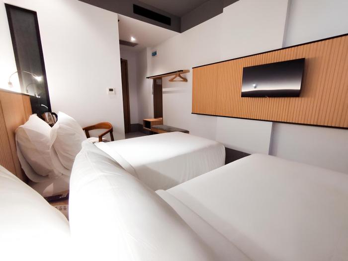 ando hotel batam