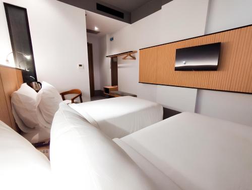 ando hotel batam