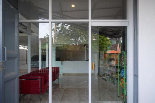 reddoorz syariah near transmart pabelan solo
