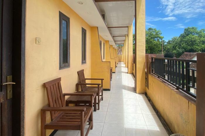 reddoorz ratu homestay syariah near lippo mall banyuwangi