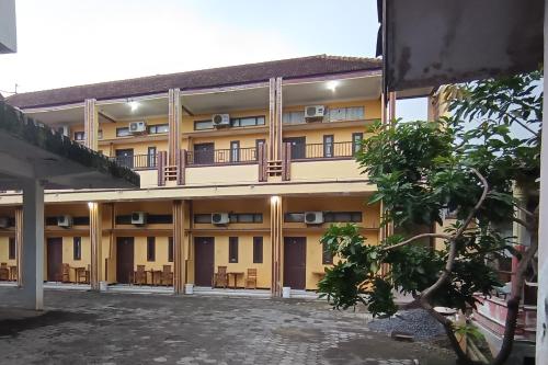 reddoorz ratu homestay syariah near lippo mall banyuwangi