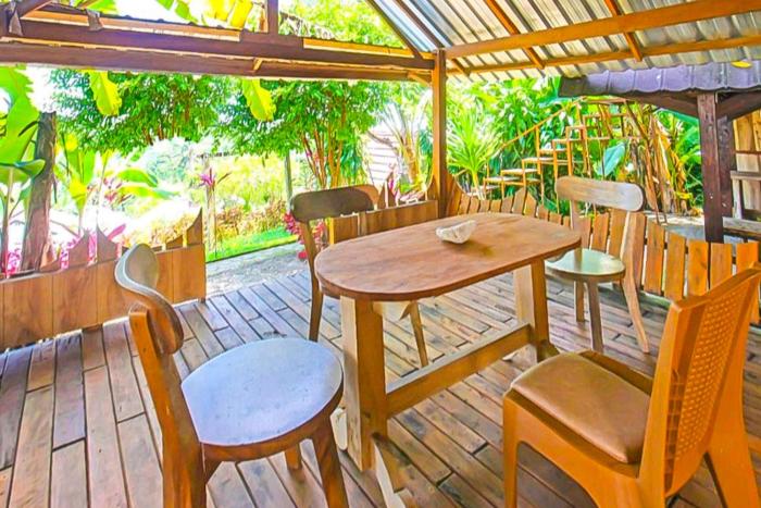rejeng bungalow near gangga waterfall lombok