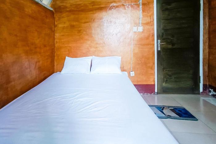 rejeng bungalow near gangga waterfall lombok