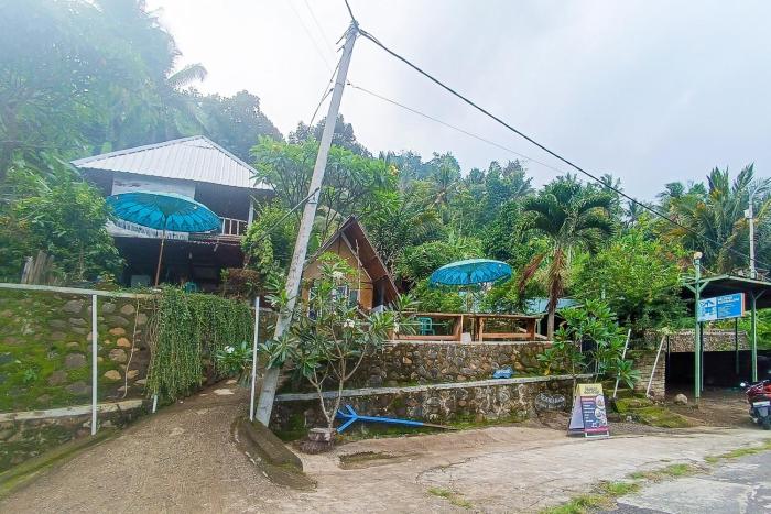 rejeng bungalow near gangga waterfall lombok